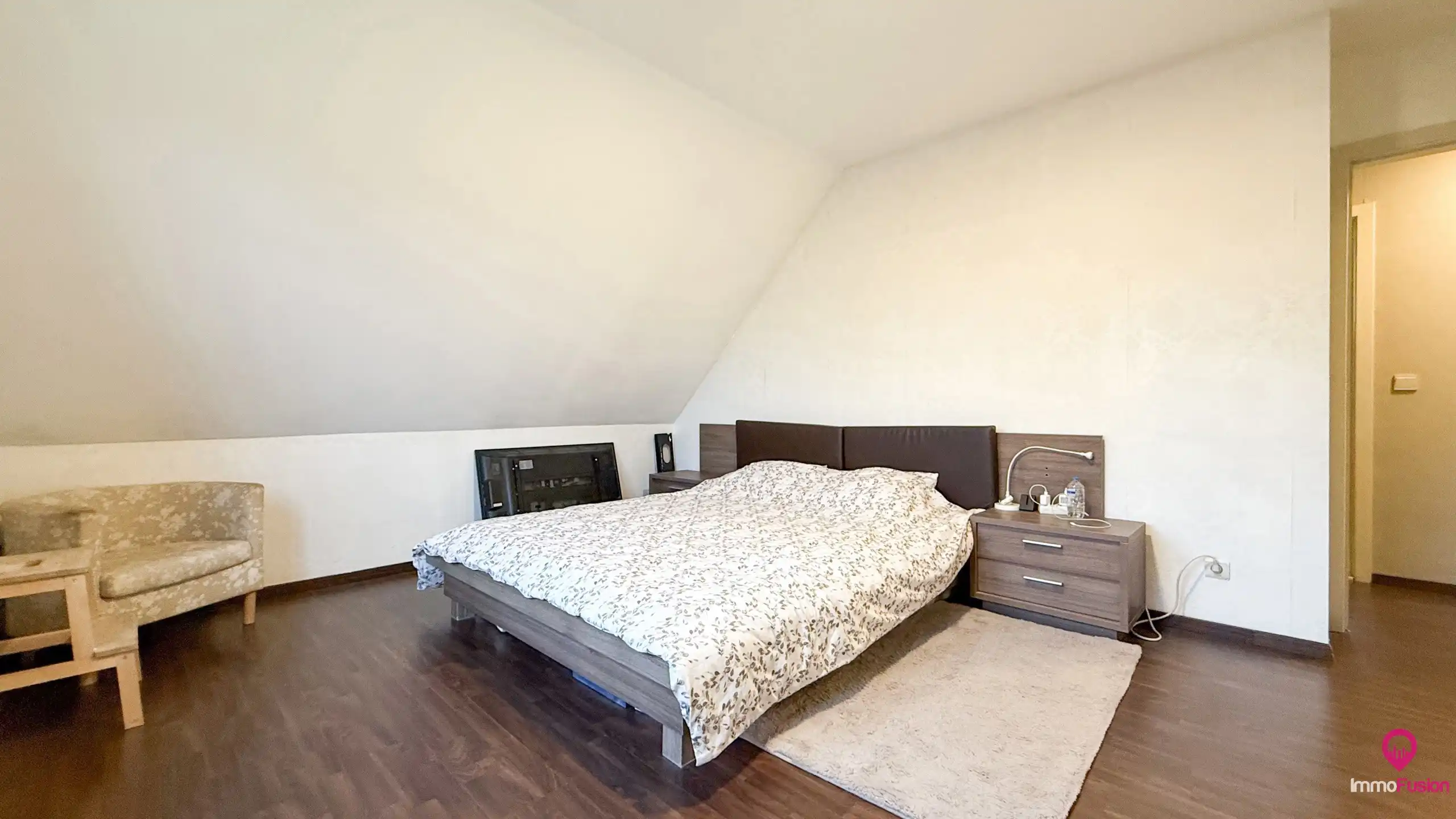 Ruime gezinswoning met 3 slaapkamers in rustige straat! foto 35