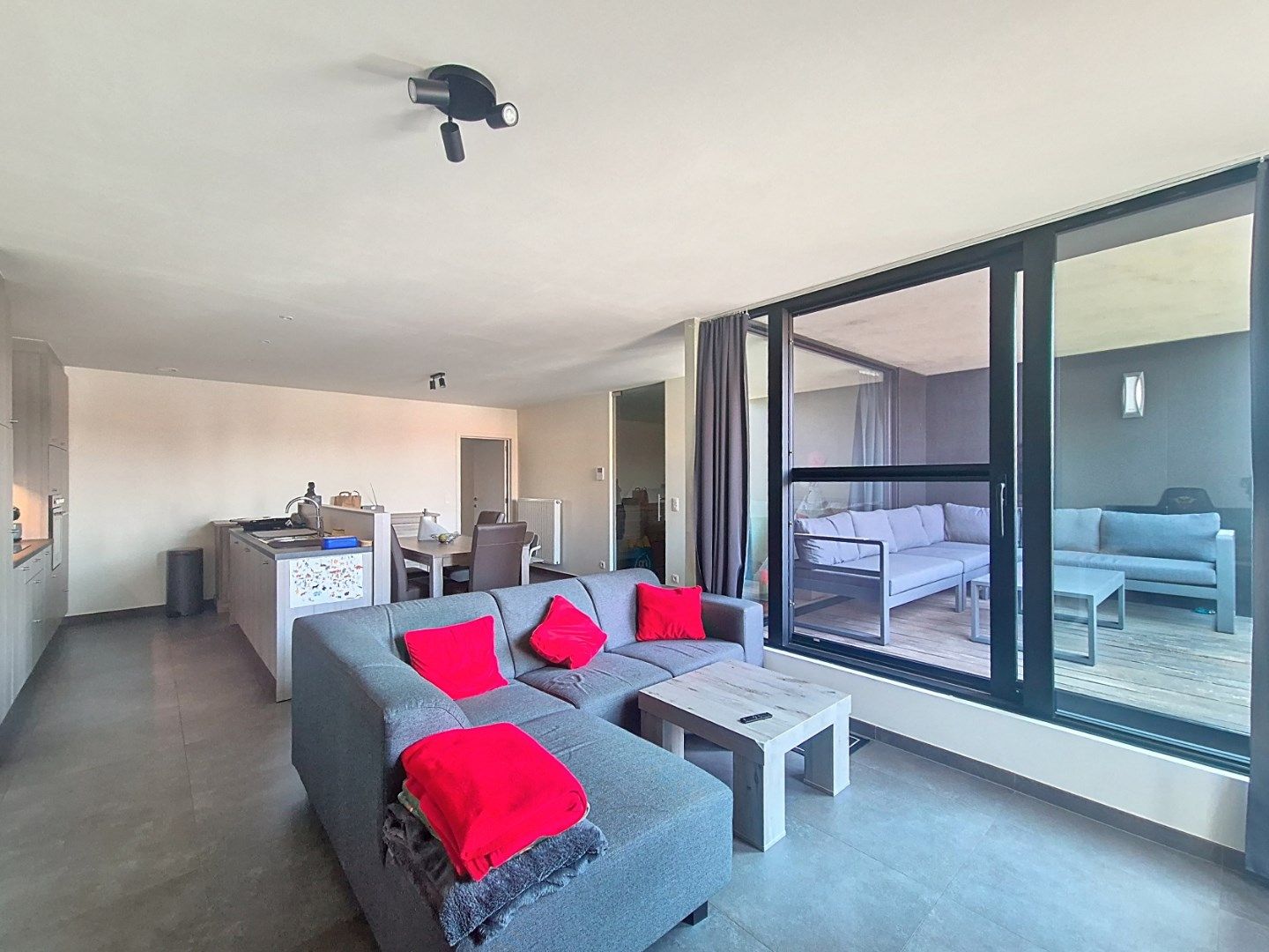 Appartement met 2 slpks en garage foto {{pictureIndex}}