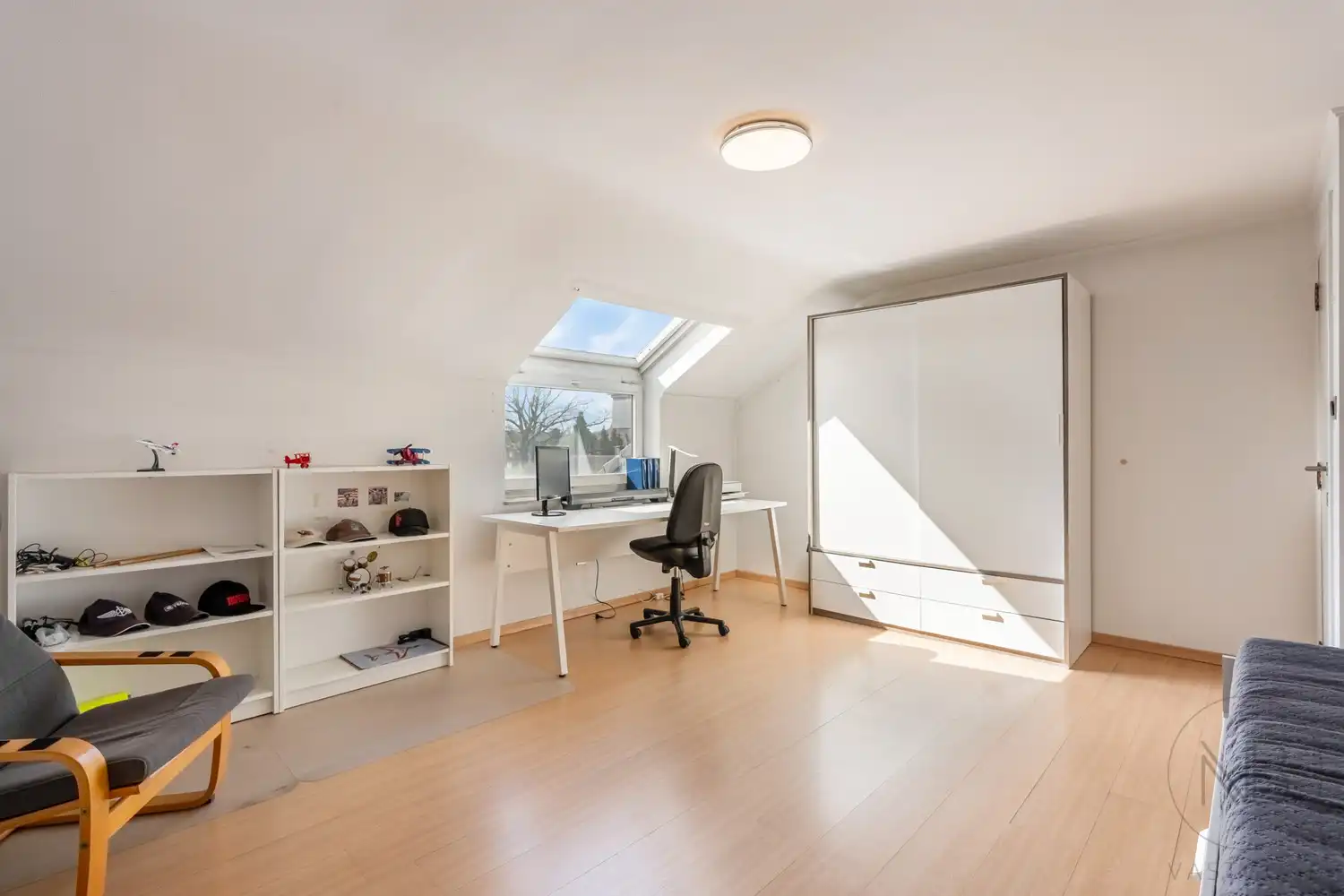 Architectenwoning met ruimte, licht en absolute rust! foto 25