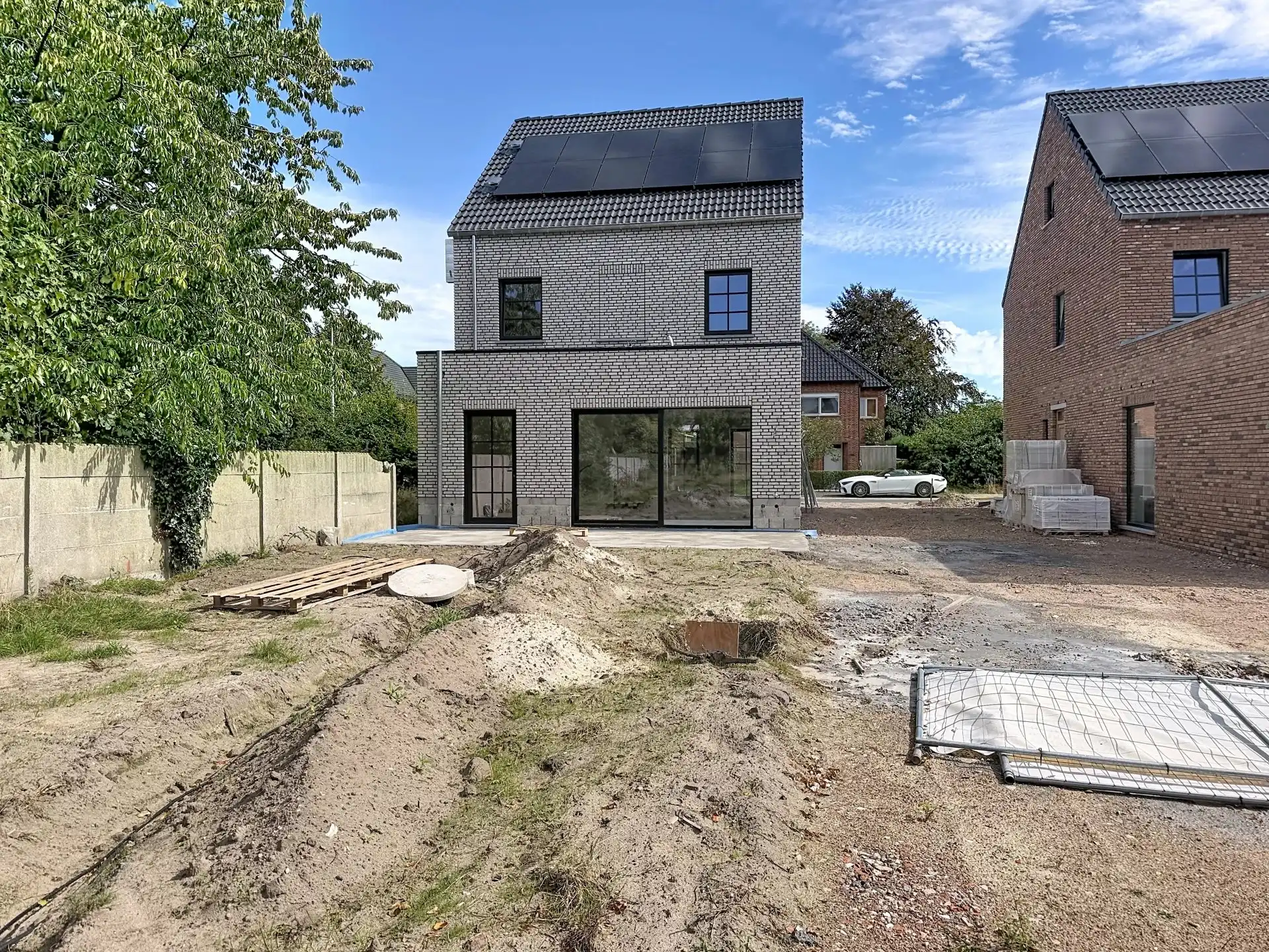 Moderne halfopen nieuwbouwwoning op een topligging nabij het centrum van Lommel. foto 7