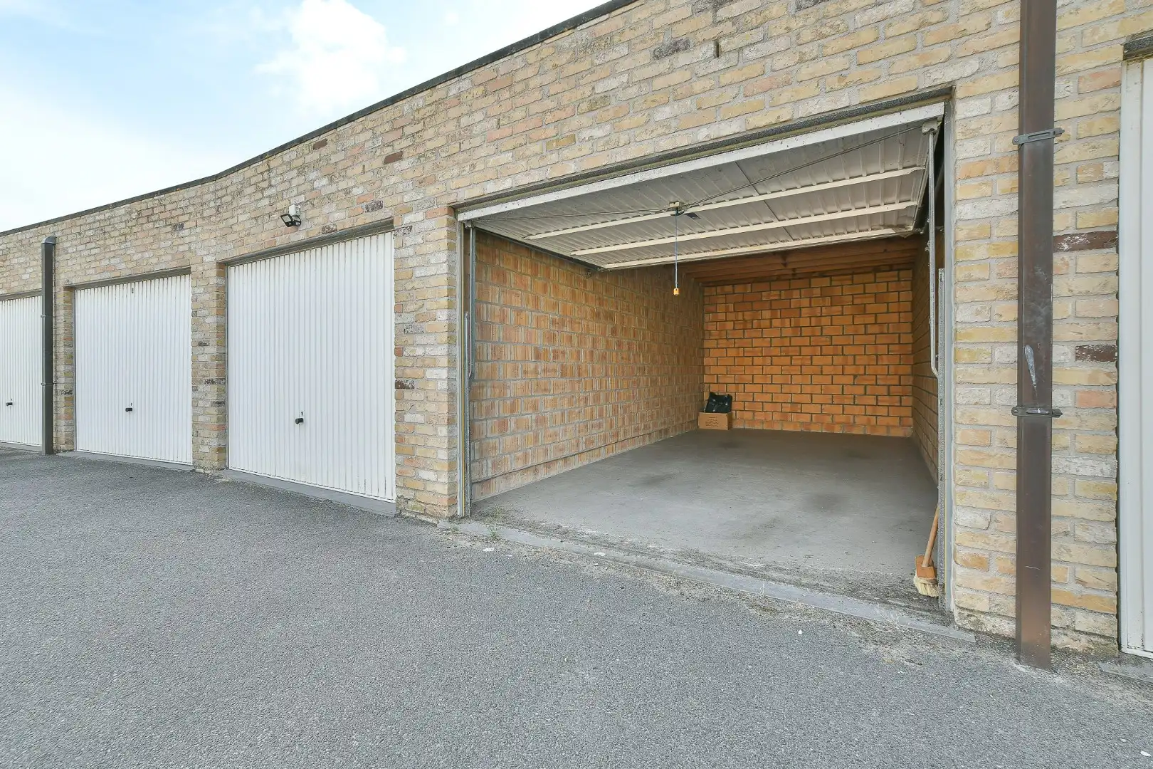 Garagebox te koop in centrum De Haan  foto 2