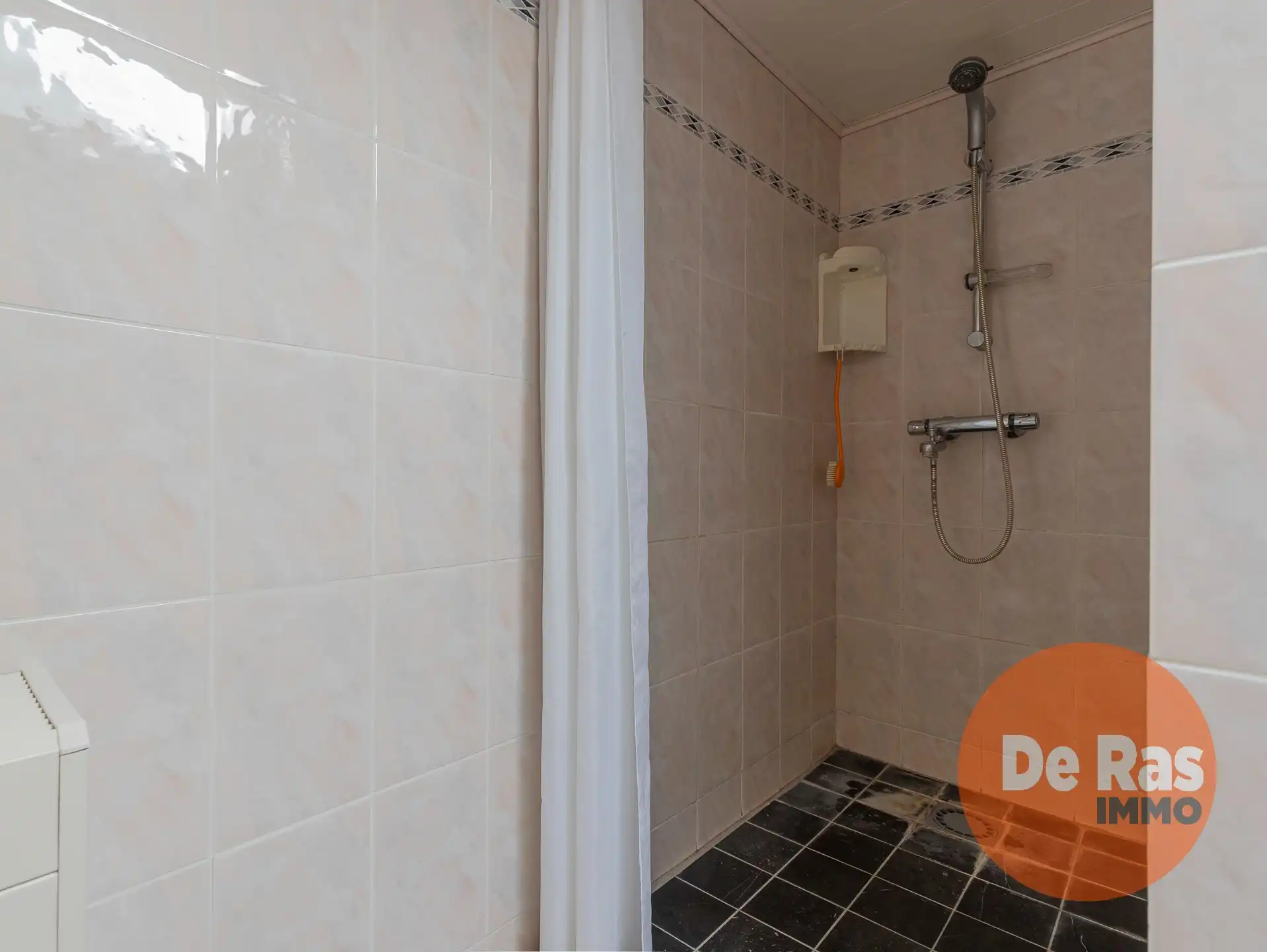 NIEUWERKERKEN - Goed onderhouden woning met tuin foto 10
