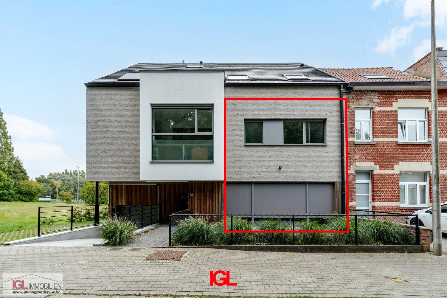 Nieuwbouw-duplex appartement met tuin en ondergrondse parkeerplaats! foto {{pictureIndex}}