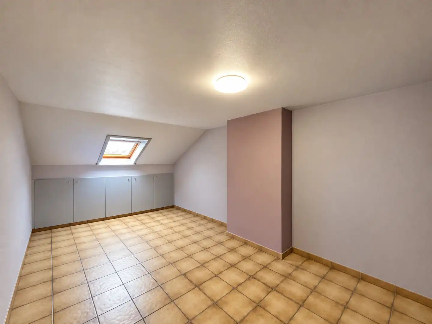 Moorslede – Halfopen woning met 5 slaapkamers en gezellige tuin foto 15