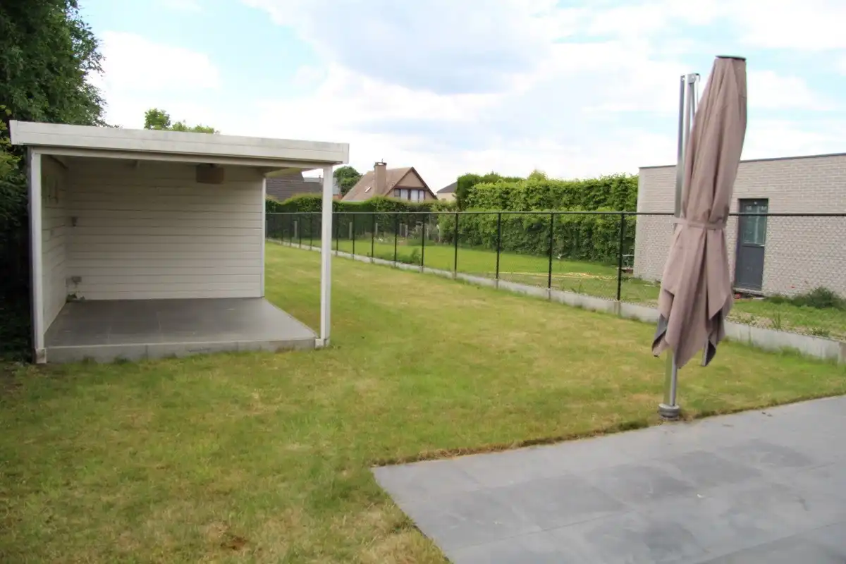 Moderne en ruime woning met 3 slk, terras en tuin  foto 24