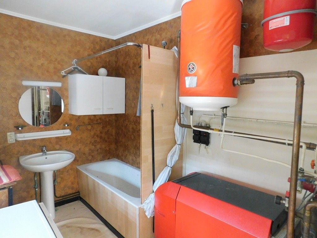 ROESBRUGGE: Grondig te renoveren woonhuis met heel wat ruimte (en dus heel wat mogelijkheden) op een ZW-gericht stuk grond van 454m² totale grondoppervlakte. foto 12