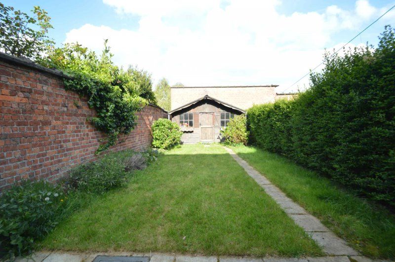 Leuke woning met grote tuin - tussen Sint-Pieters station & UZ foto 3