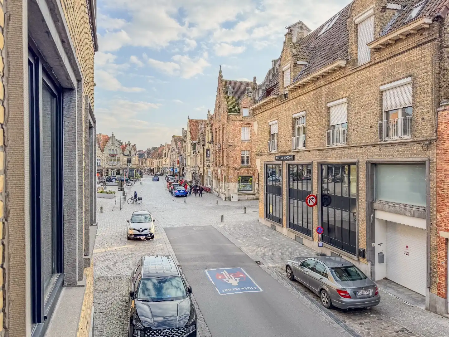 Verrassend ruime woning met 3 slaapkamers en polyvalente ruimte. foto 7