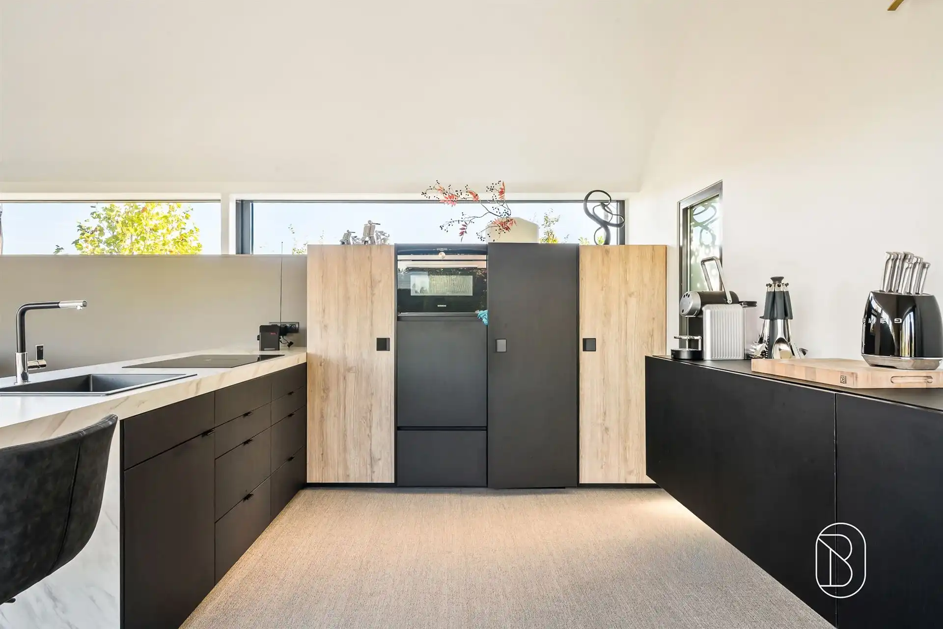 Rustig gelegen villa met 4 slpk en prachtig aangelegde tuin foto 13