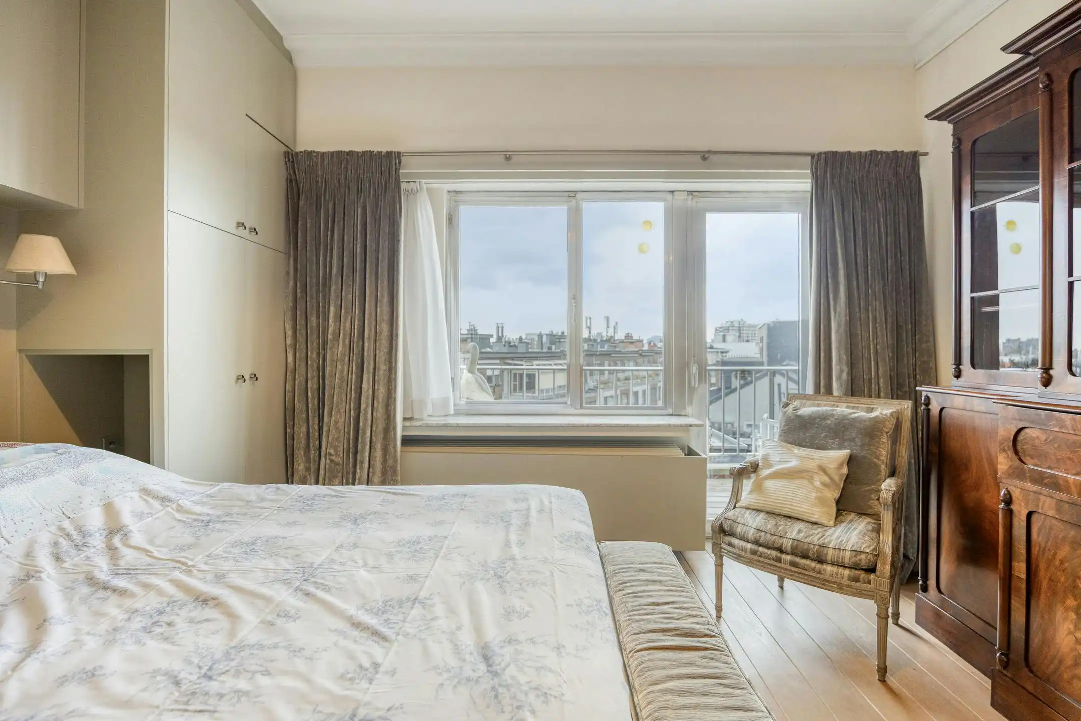 Appartement met twee slaapkamers en parkzicht te koop in Antwerpen centrum foto 16
