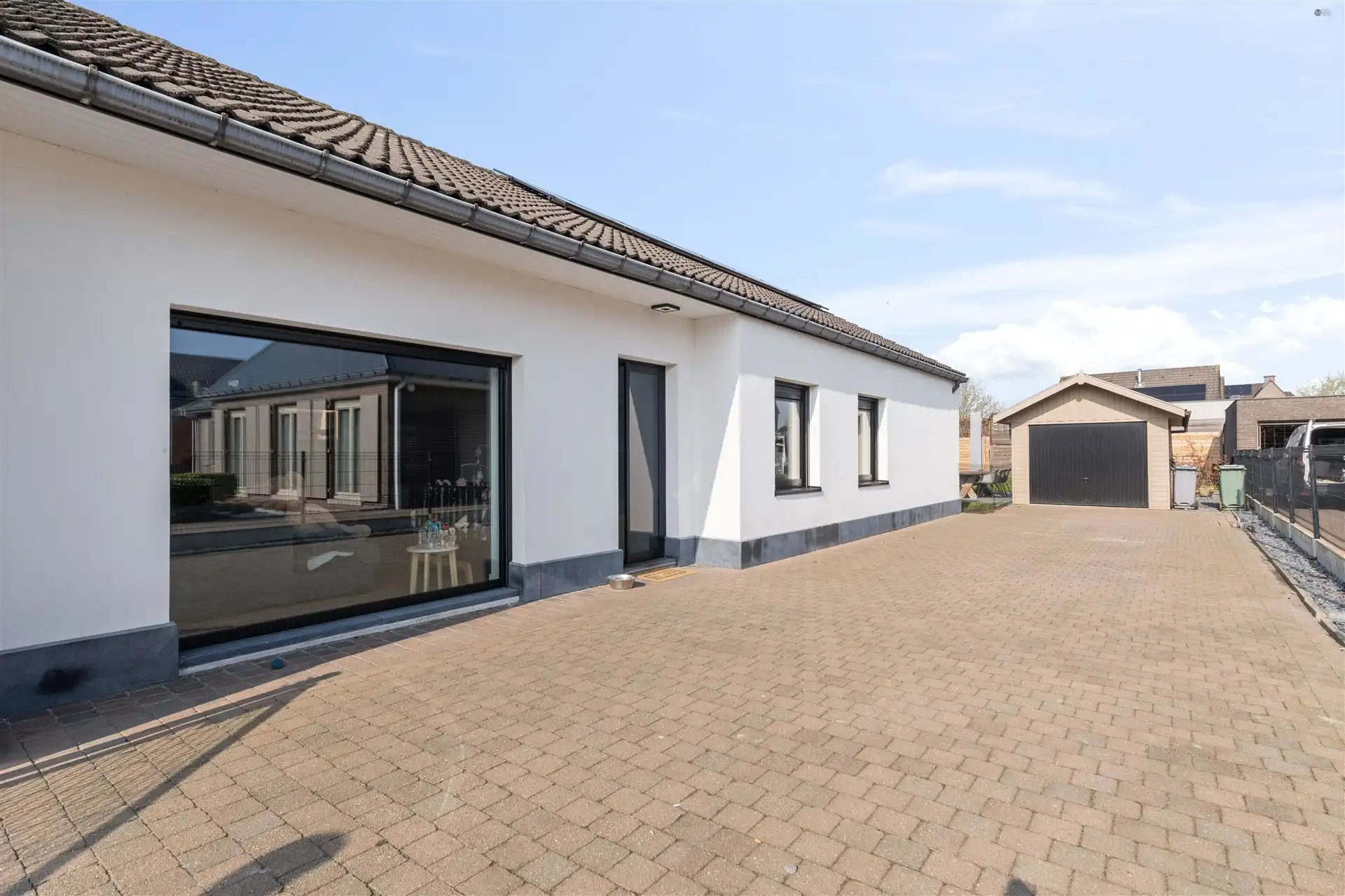 Gerenoveerde bungalow in een rustige woonwijk te Stekene foto 15