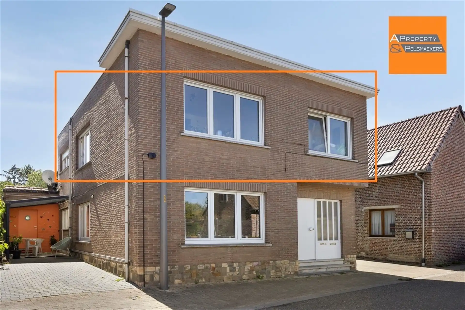 Lichtrijk appartement met 2 slaapkamers en garage foto 2
