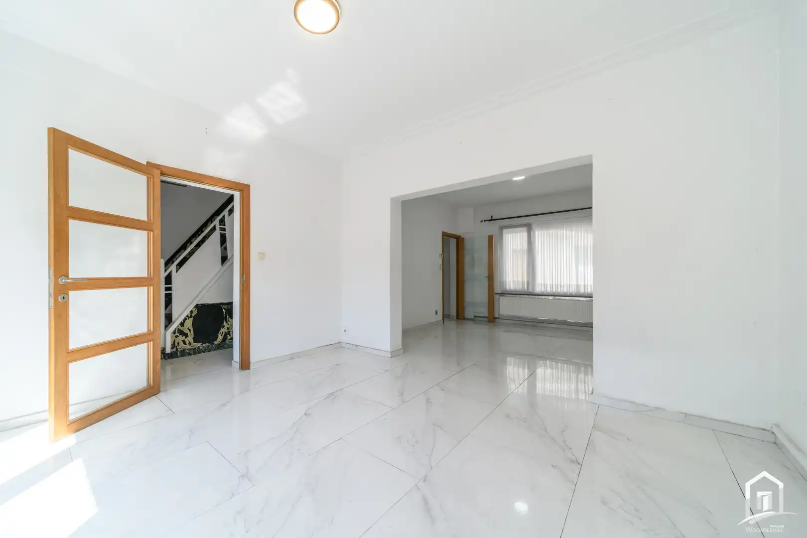 Ruime gezinswoning met 5 slaapkamers te Nieuwerkerken foto 2