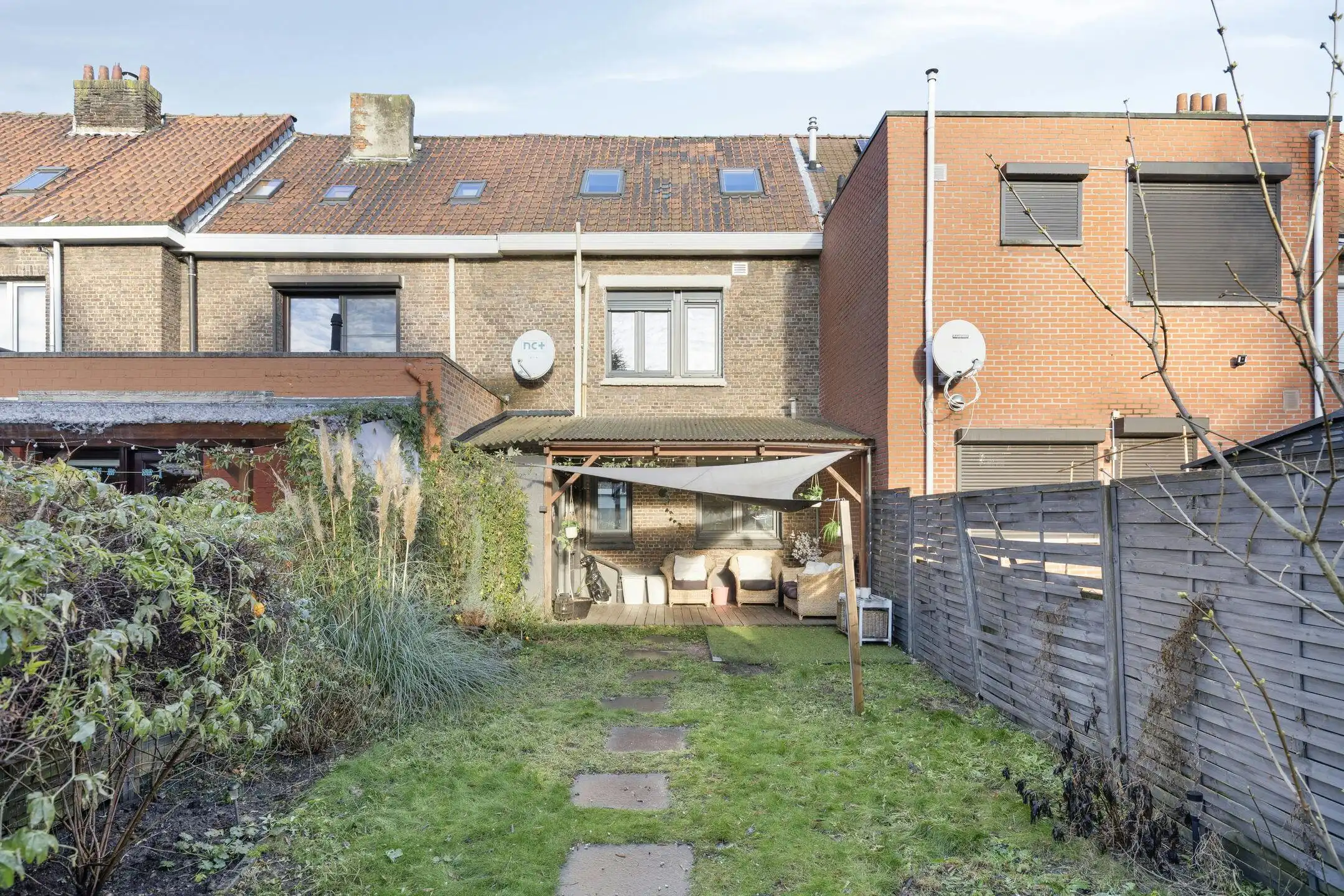 Volledig gerenoveerde woning met tuin te koop in Luchtbal!  foto 17