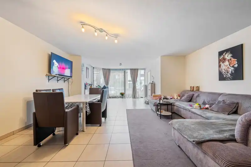 Roeselare : Instapklaar duplexappartement met zolder voorzien van  3 slaapkamers en zonnig terras! foto 2