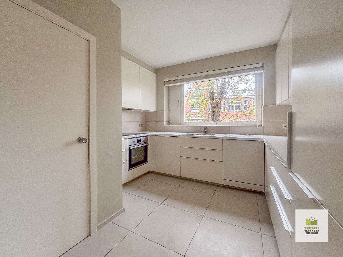 Gerenoveerd 3slpk appartement met 3 terrassen en ondergrondse staanplaats te centrum Brugge foto 14