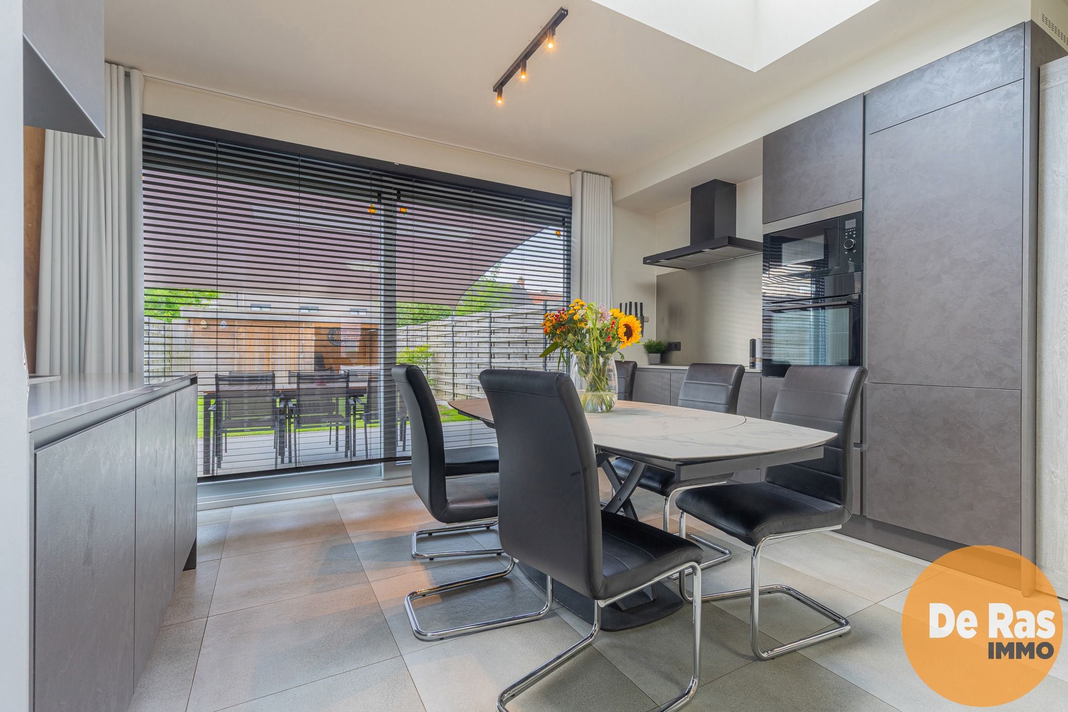 HELDERGEM - Energiezuinige woning met 4 slpks en 2 badks foto 5