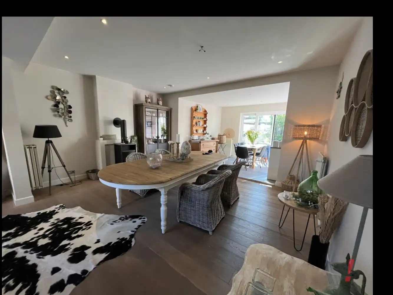 Op steenworp van Brugge centrum, INSTAPKLAAR CHARMANT ENERGIEZUINIG RUIM BURGERHUIS met MOOIE GROTE TUIN , 3 SLPKS en 3  badkamers foto 3