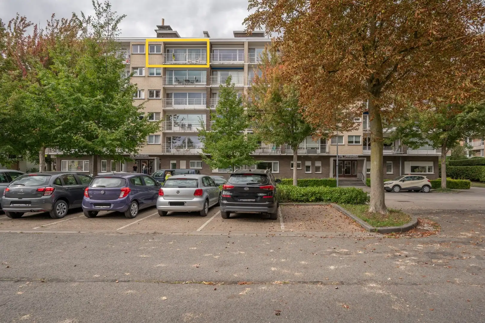 Groot appartement met drie slaapkamers en garage nabij het centrum van Brugge foto 13