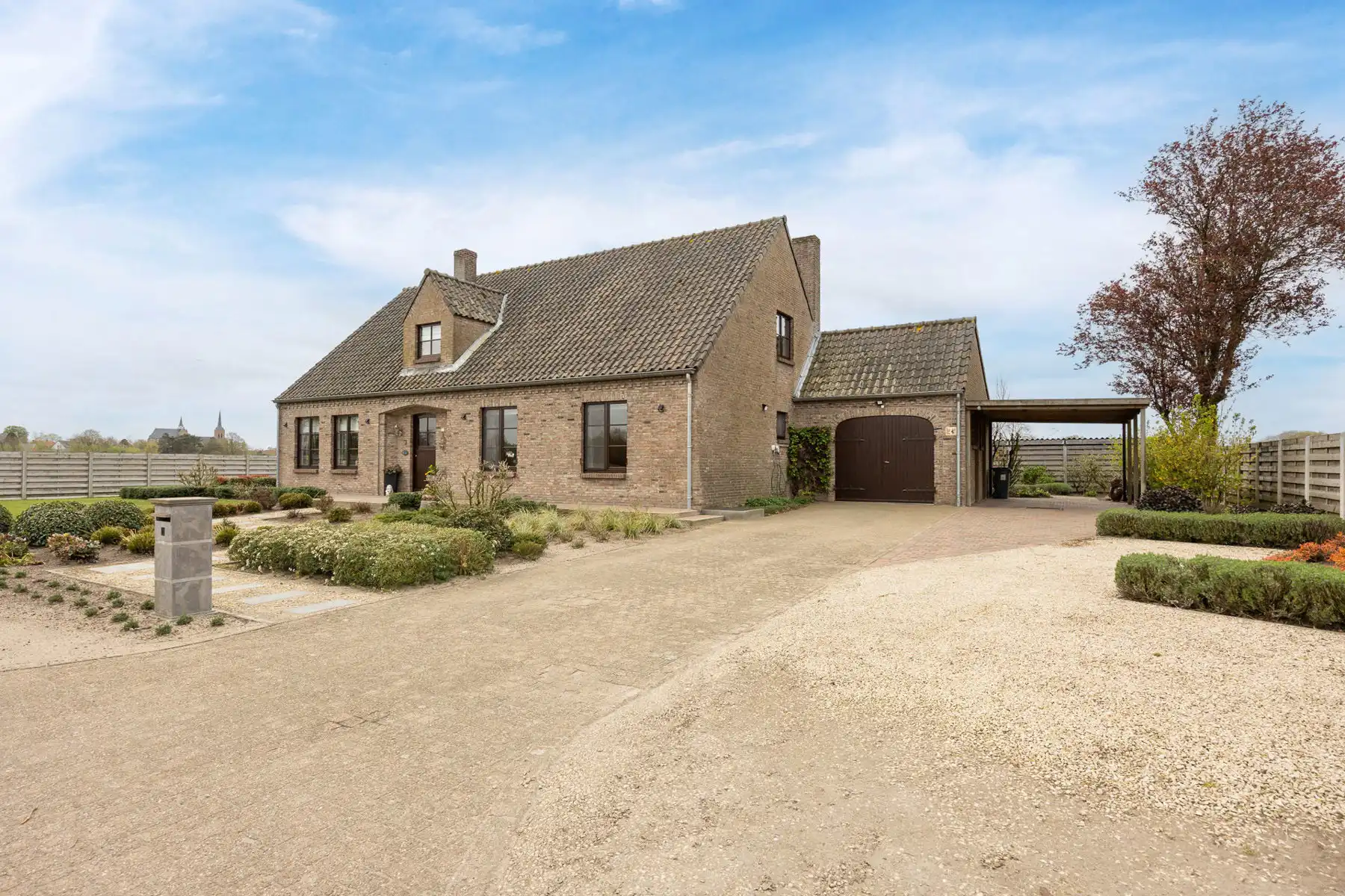 Rustig gelegen gezinswoning met 5 slaapkamers op een perceel van 1.782m². foto 28