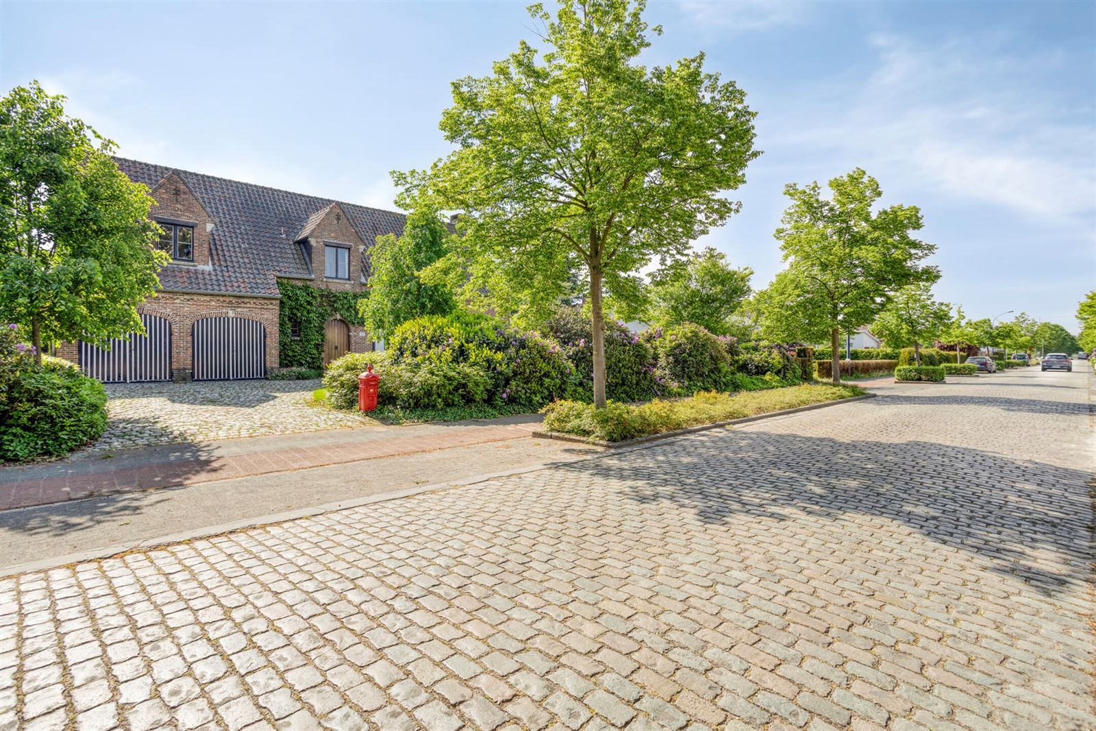 Hoofdfoto van de publicatie: Klassieke, karaktervolle villa op toplocatie in Kontich