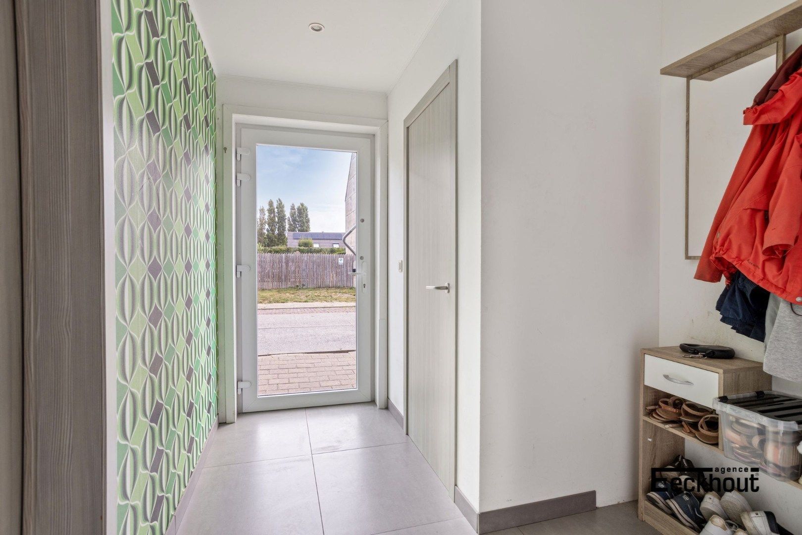 Instapklare, recente rijwoning met tuin & garage! foto 11