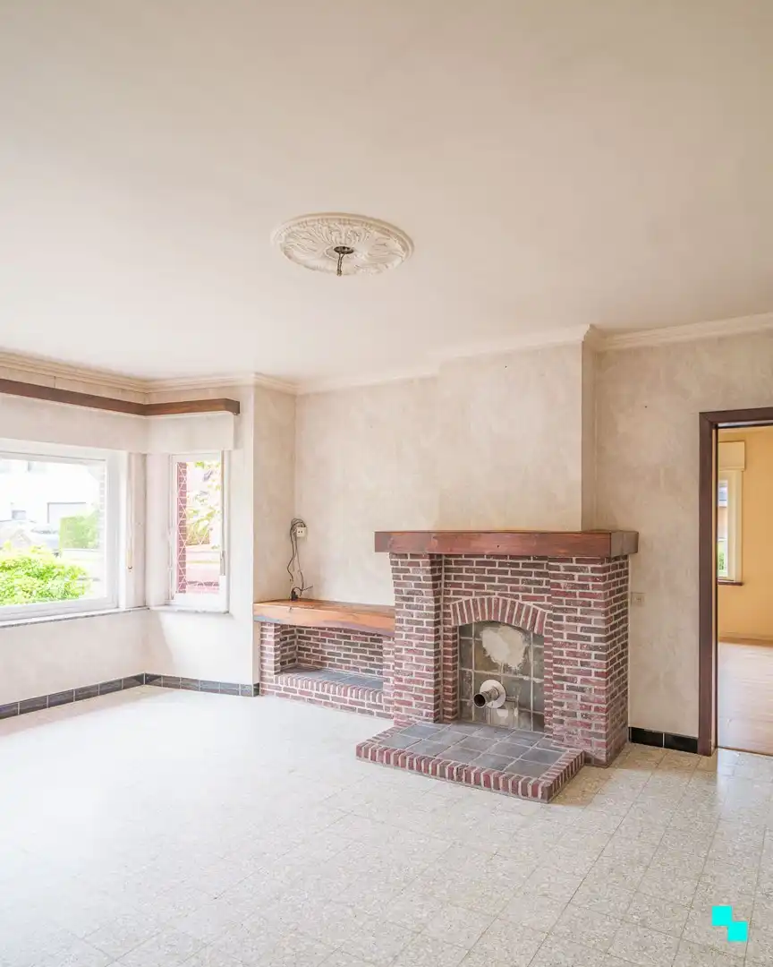 Ruime, te renoveren woning in het mooie Asper foto 8