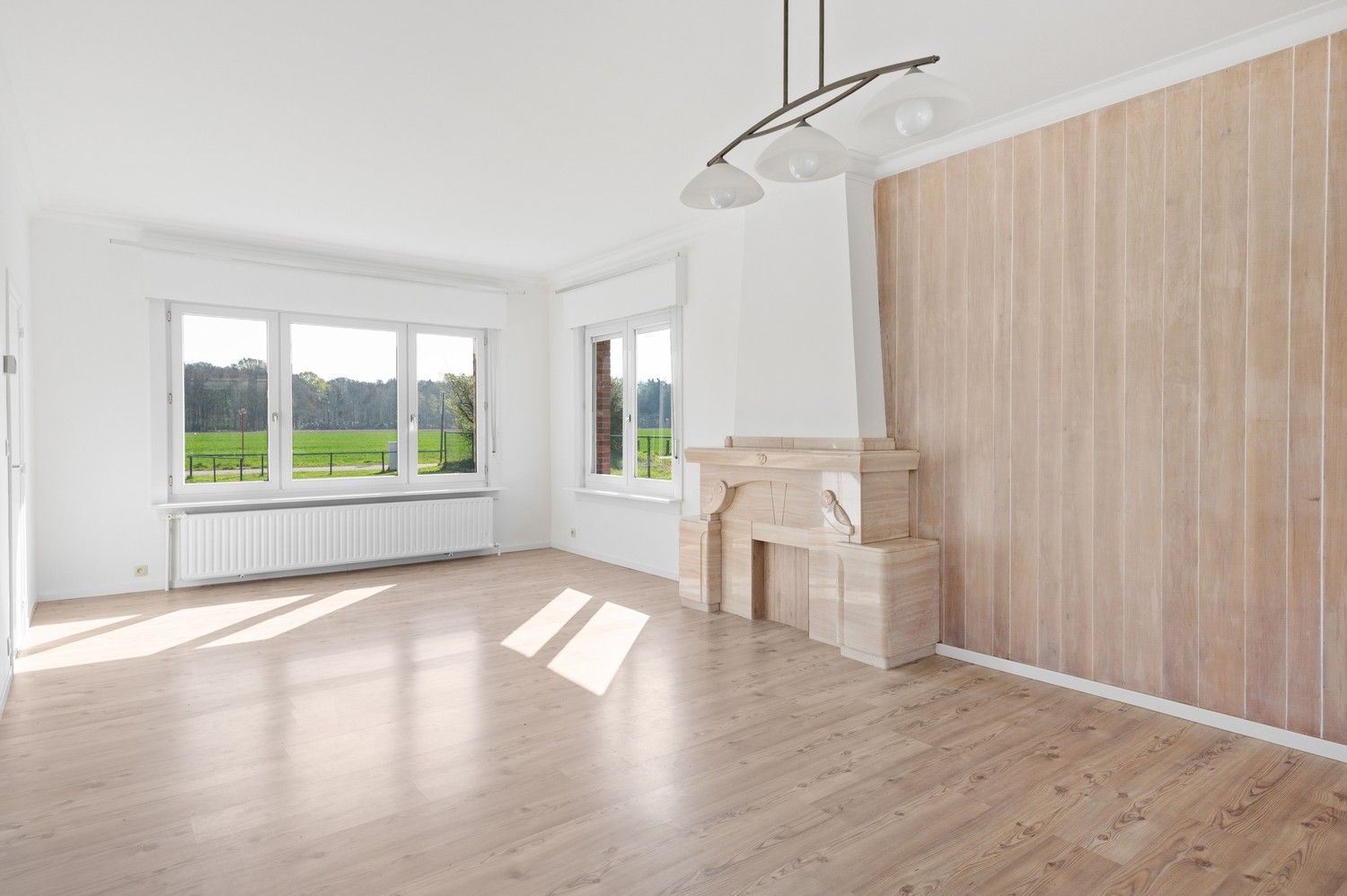 Landelijke halfopen bebouwing met grote tuin en 2 slaapkamers in Wijnegem! foto 7