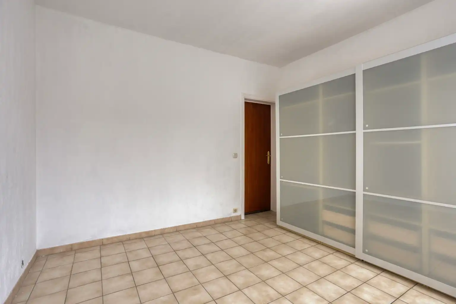 2-slaapkamer appartement in een kleinschalig gebouw foto 12