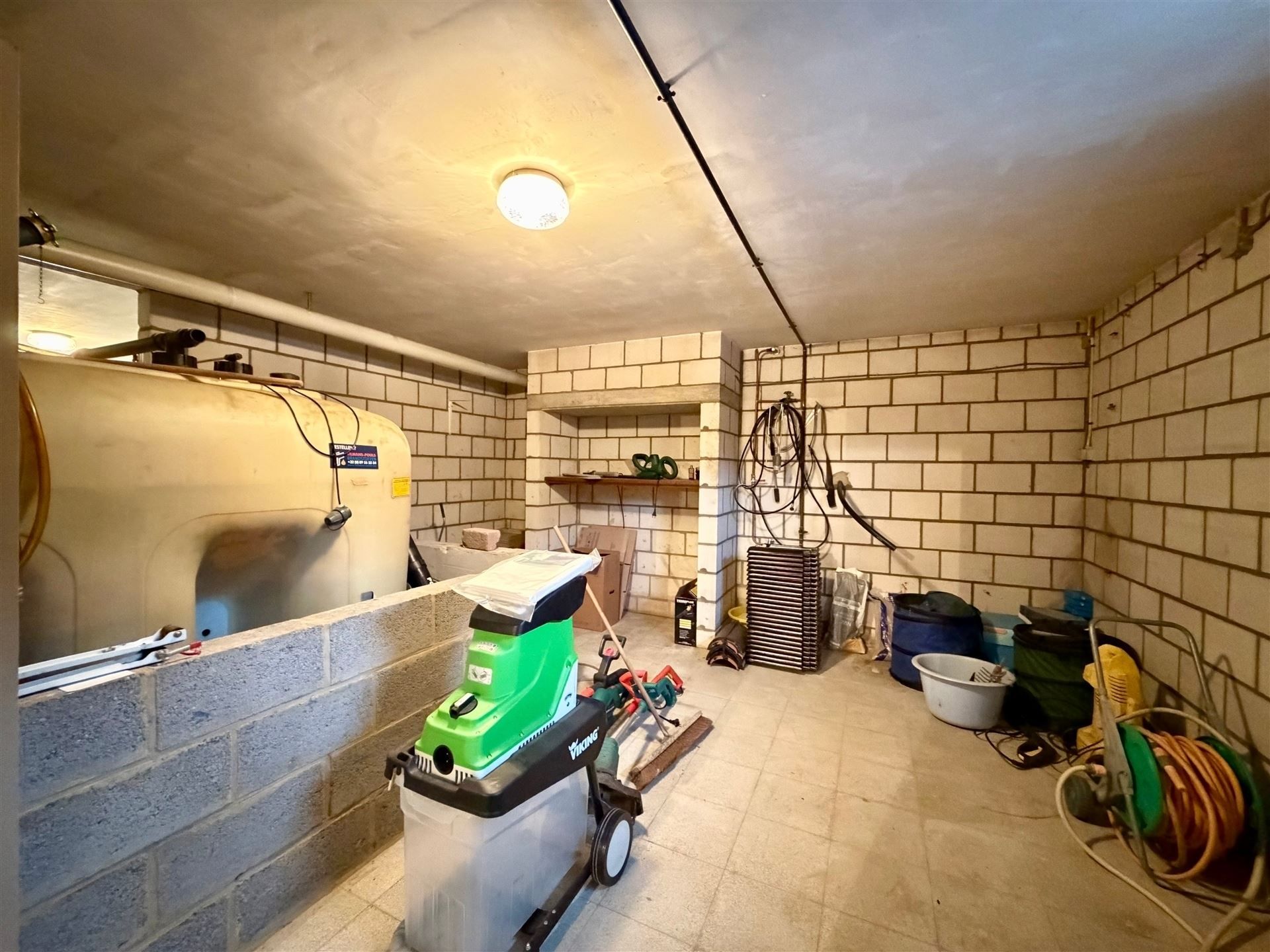 Zeer ruime villa (483 m²) op 16a48ca in Dilsen-Stokkem, goed onderhouden en vol potentieel om te transformeren tot uw hedendaagse droomwoning. foto 36