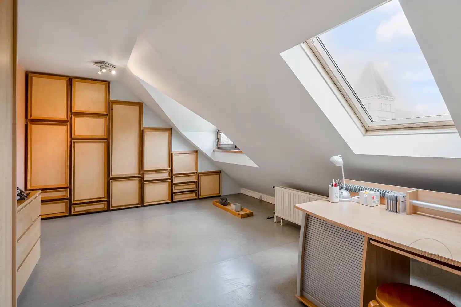 Een uitzonderlijke eigendom voor ondernemers en zelfstandigen die wonen en werken op één locatie willen combineren. foto 24