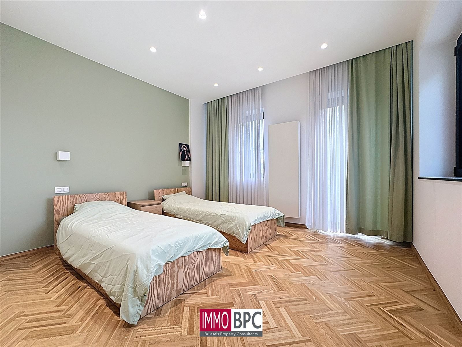 UITZONDERLIJKE MODERNE OPBRENGSTEIGENDOM IN GANSHOREN – 595 m² WOONOPPERVLAKTE foto 24