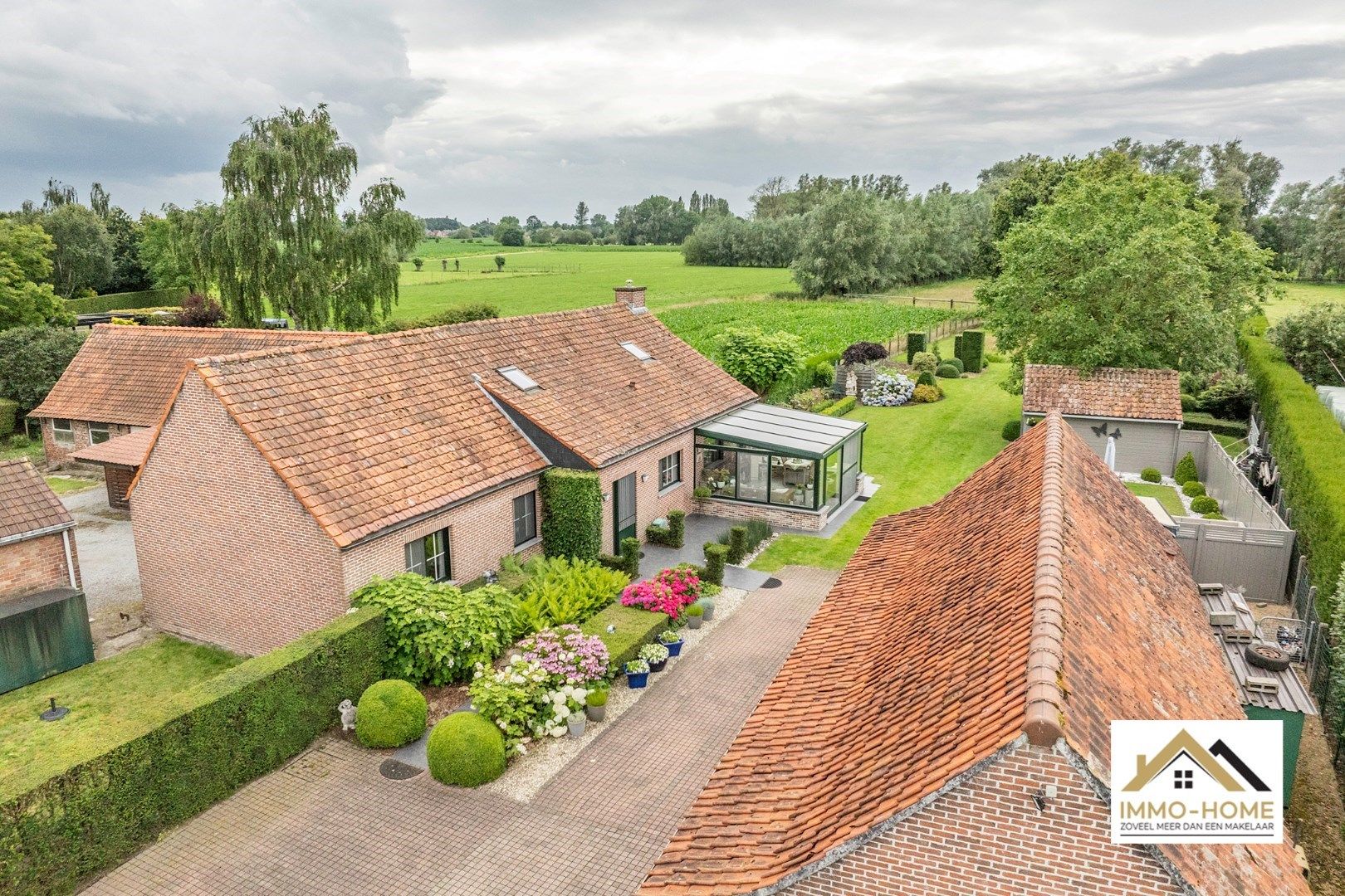 Mooie woning in Hoeve-stijl te Kalken foto 2