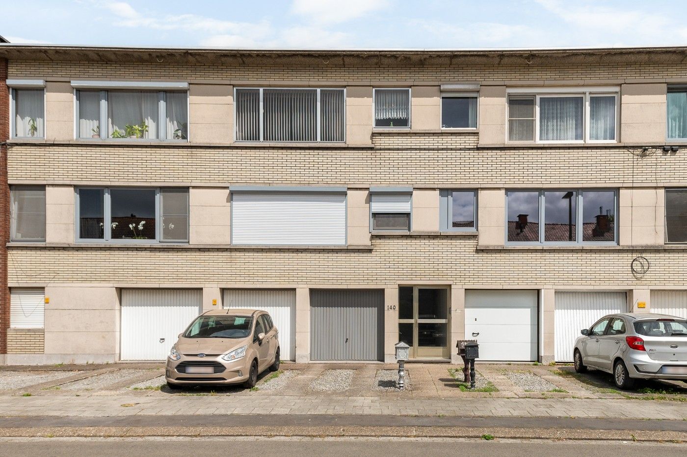 Op te frissen app. op 2e verd. met 2slpk., garage, berging en tuin foto 25