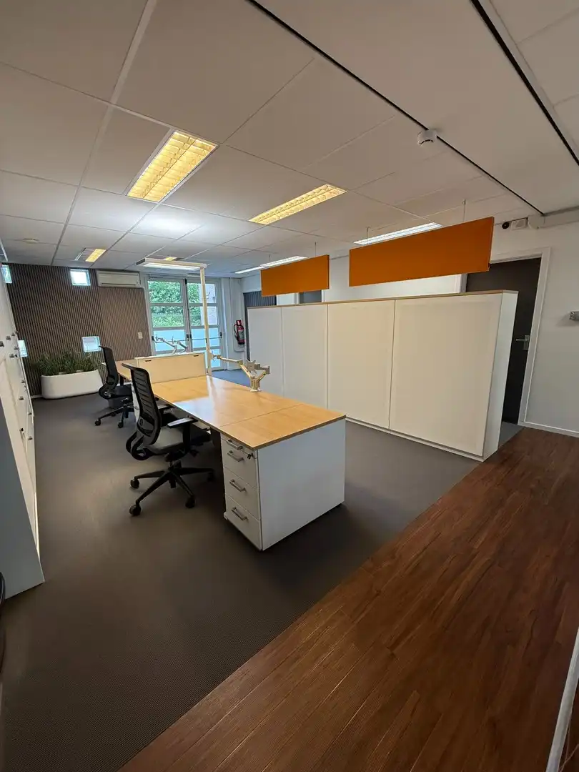 Volledig ingerichte & instapklare kantoorruimte op toplocatie in Achel! foto 14