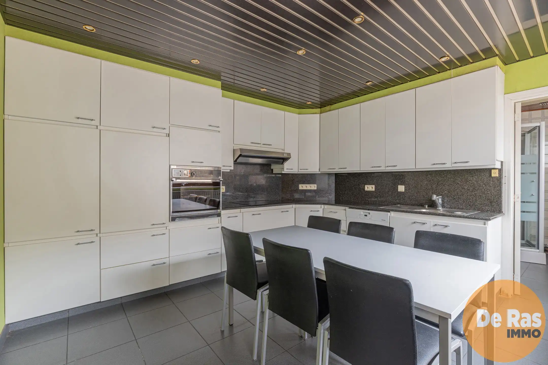 ERPE-MERE - Ruime woning met grote garage en tuin in Mere foto 7