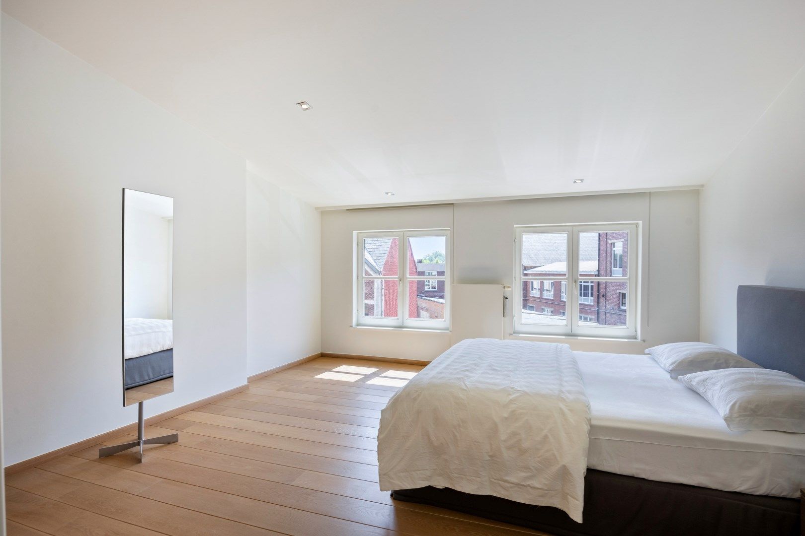 Ruime handelswoning met terras, dubbele garage en 2 parkeerplaatsen in Mol-centrum ! foto 17