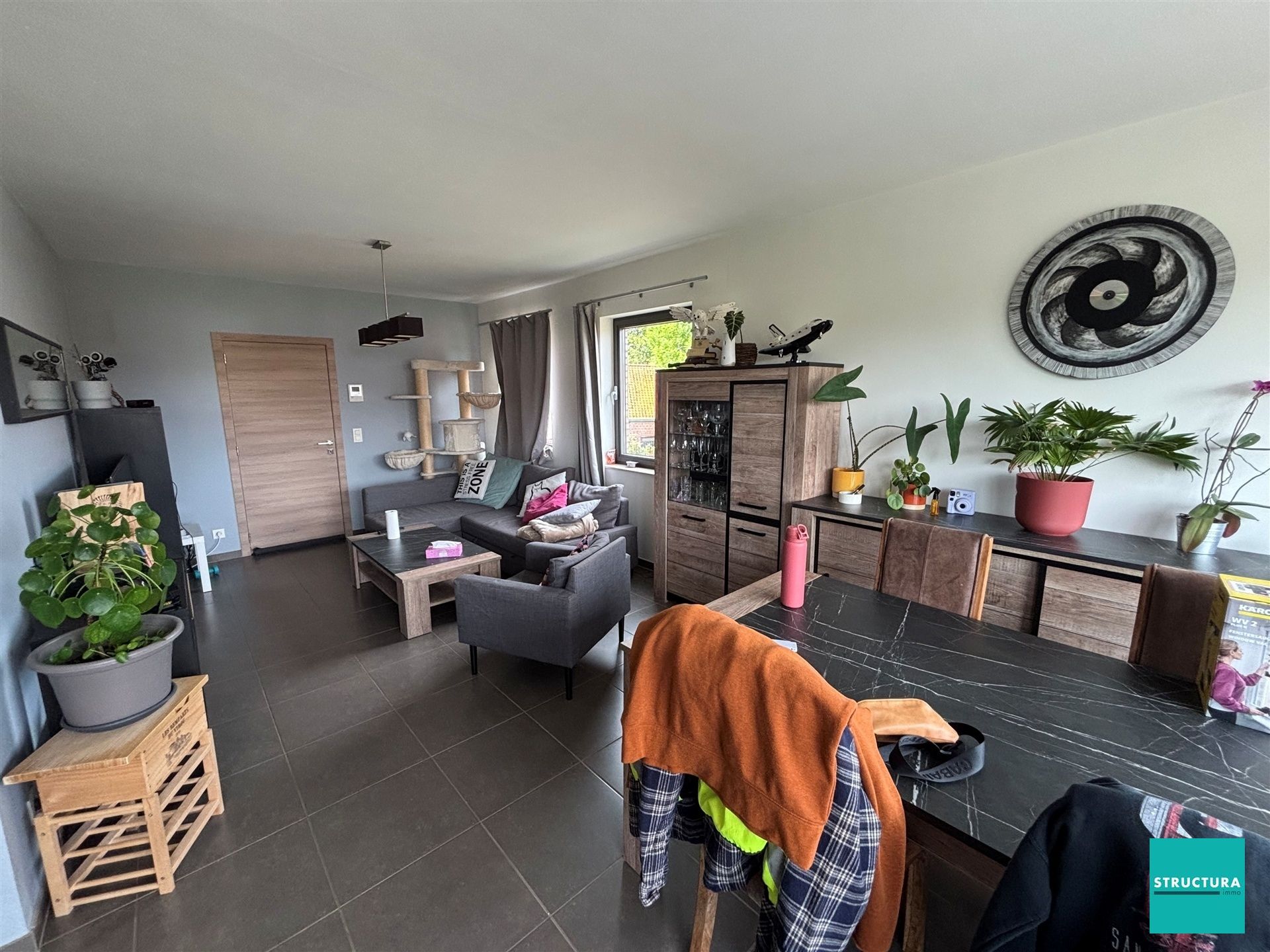 Appartement met twee slaapkamers en terras foto 3