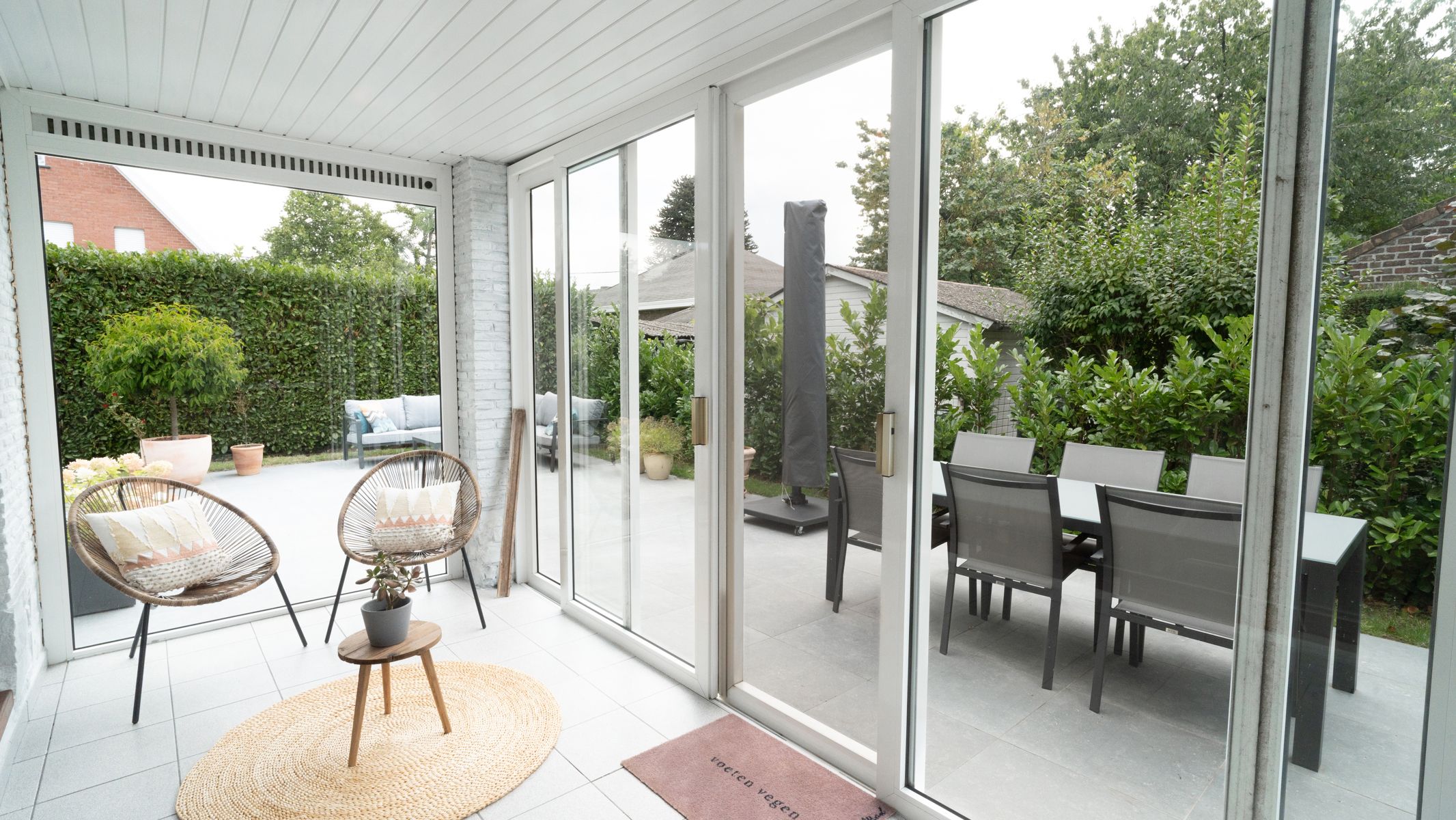 Instapklare en gerenoveerde villa met 3/4 slps en bureau foto 14