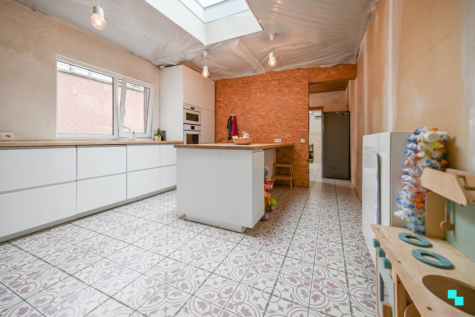 Ruime ééngezinswoning met drie slaapkamers nabij centrum Rumbeke foto 8