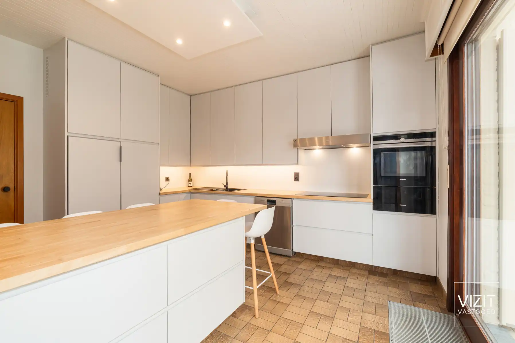 Zeer goed onderhouden villa met open zicht! foto 7