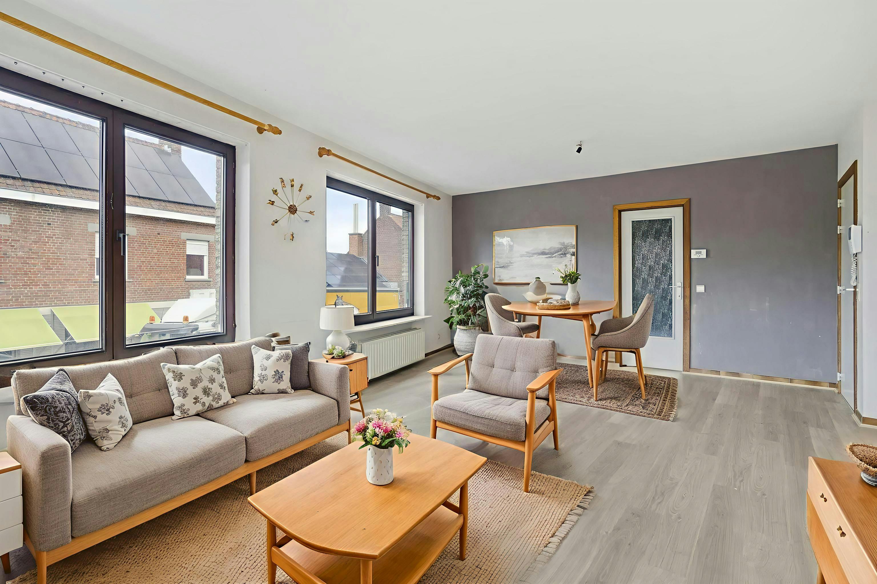 Appartement te koop nabij het centrum van Roeselare met 3 slaapkamers. foto 5