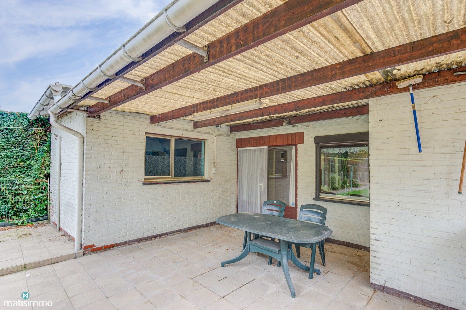 GEZINSWONING MET RUIME TUIN EN DRIE SLAAPKAMERS IN MARTENSLINDE foto 25