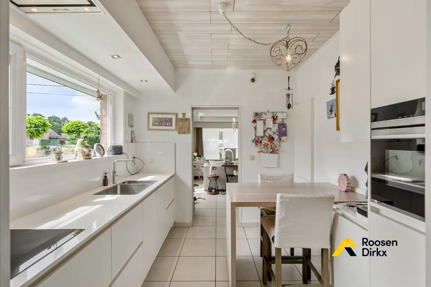 Perfect onderhouden gelijkvloerse woning op een perceel van bijna 12a in het groene hart van Limburg foto 7