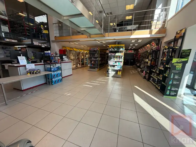 Instapklaar bedrijfsgebouw van 758 m² foto 5