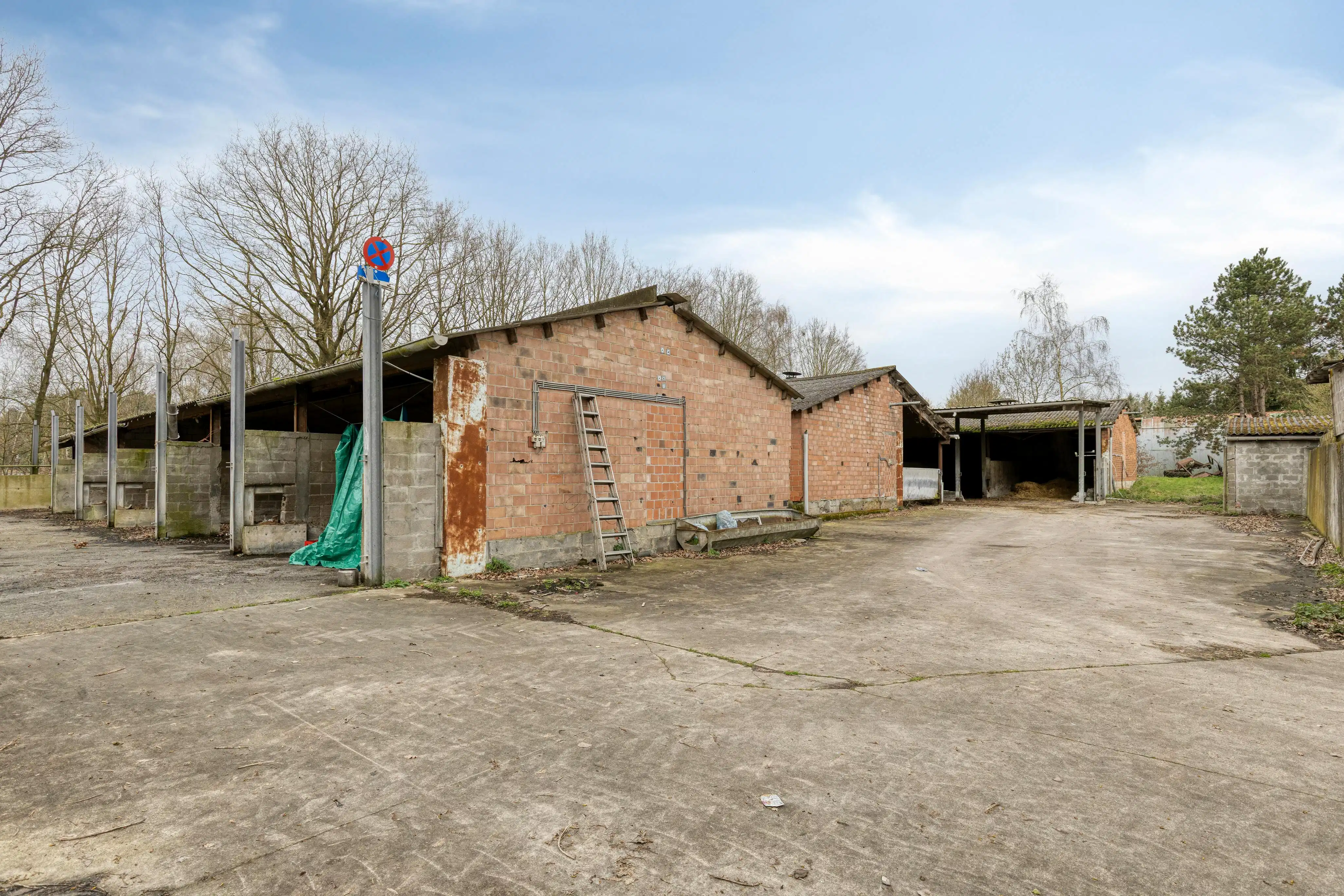 Te renoveren hoeve met stallen op 1 ha 11 are rustig gelegen in Haacht foto 7