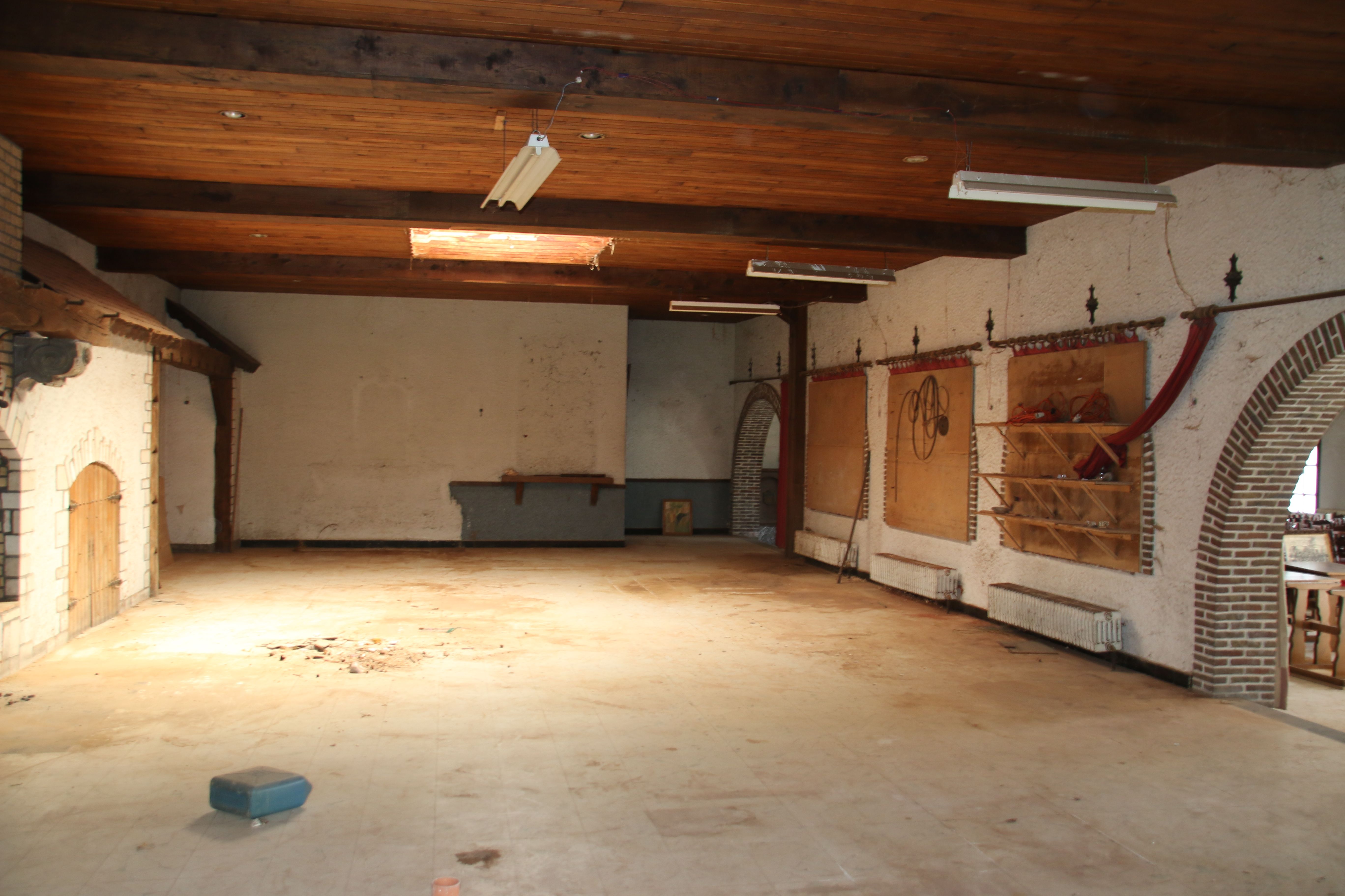 Zeer grondig te renoveren gebouw boordevol karakter foto 14