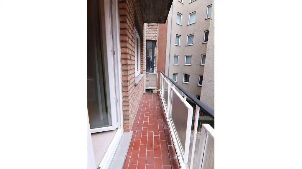 Instapklaar 2-slaapkamerappartement te koop in Oostende foto 11