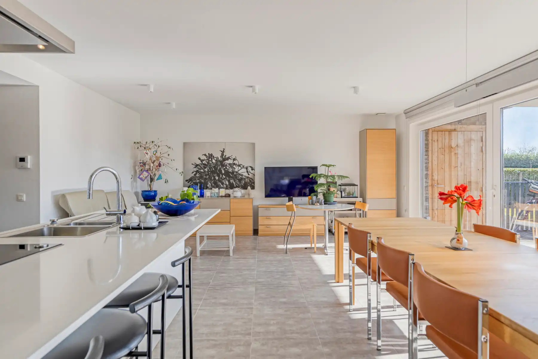 Recent gelijkvloers appartement met 2 slaapkamers + garage foto 12