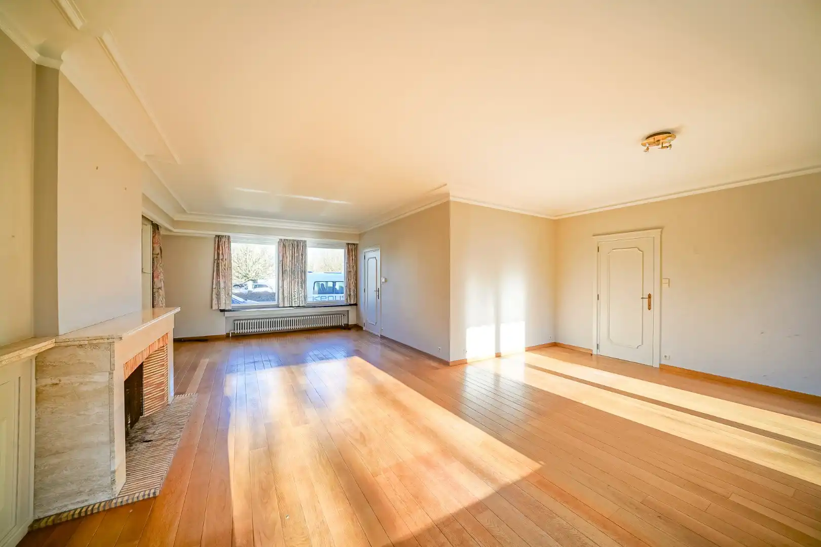  Statige villa uit de jaren ‘65 met zuidgerichte tuin in hartje Oudenburg. foto 6